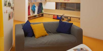 Hier können die Eltern während der Eingewöhnungsphase in der Nähe der Kinder verweilen.